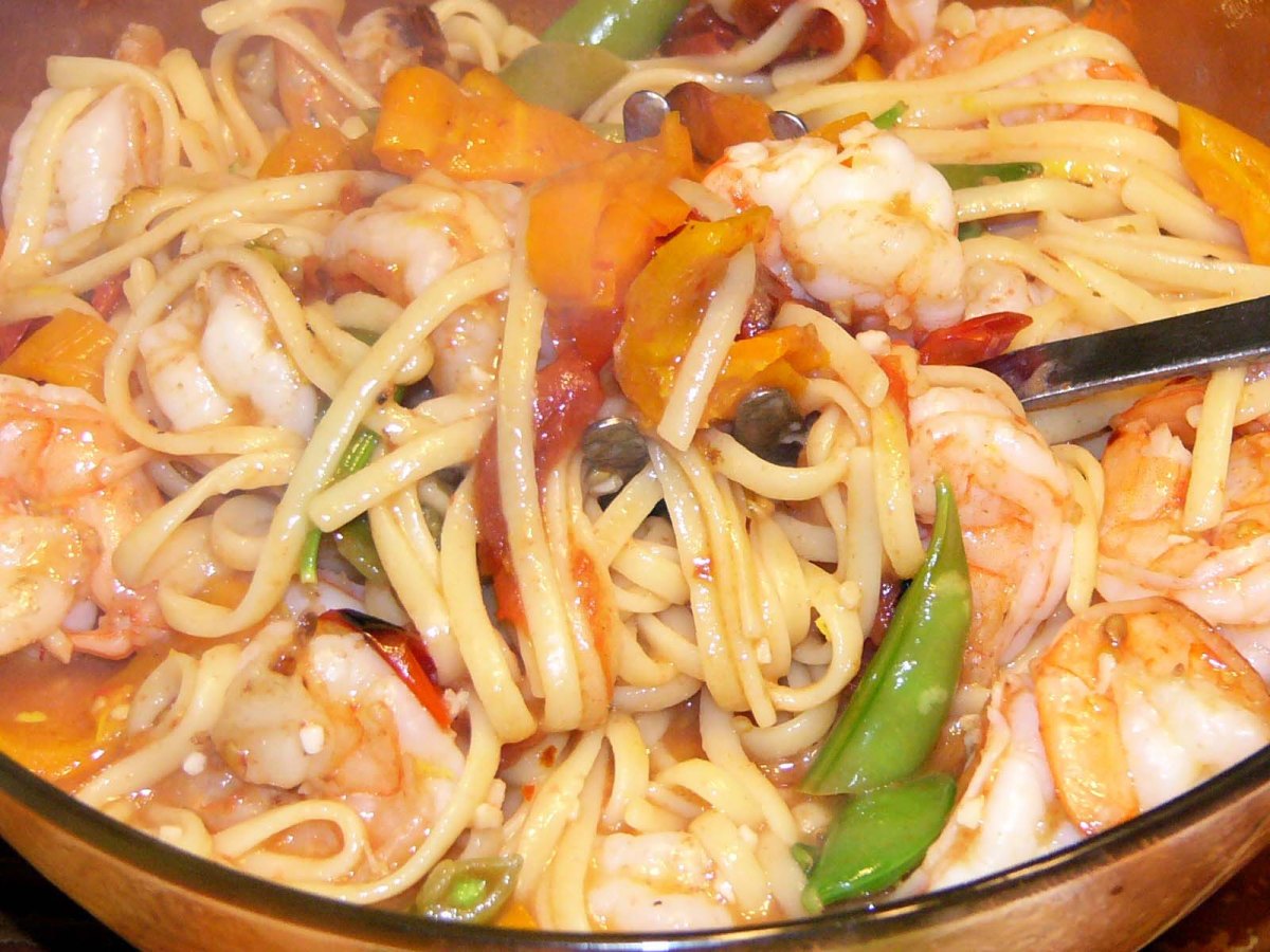 Colorful Spicy Lemon-Garlic Shrimp&nbsp;Linguine