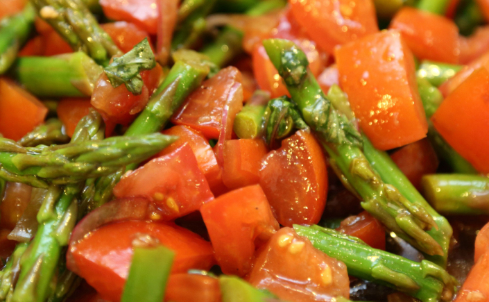 Asparagus and Tomato Salad with a Honey-Balsamic&nbsp;Vinaigrette