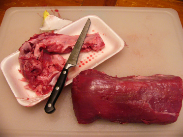 peppered-grilled-beef-tenderloin-with-a-port-sauce-1