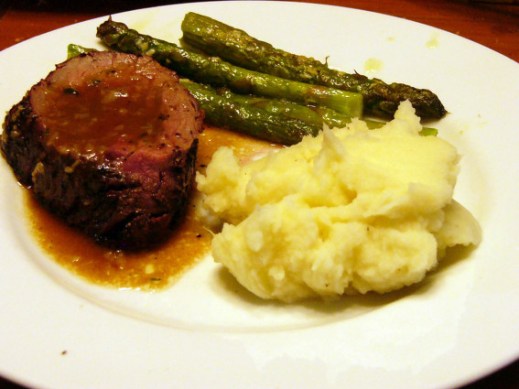 peppered-grilled-beef-tenderloin-with-a-port-sauce-6