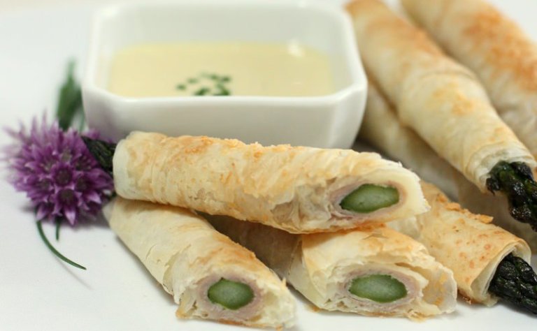 Prosciutto Wrapped Asparagus in Crisp Phylo with a Hollandaise Dipping&nbsp;Sauce