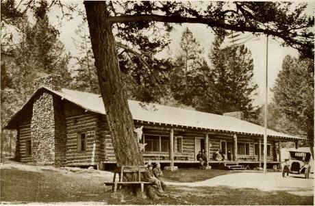 main-building-of-roosevelt-camp-present-day-lodge-1920