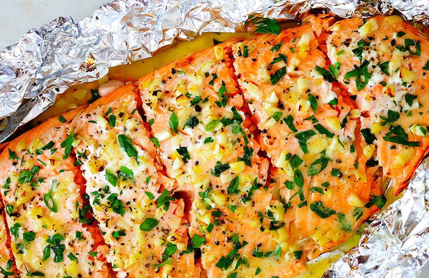 Foil Baked Salmon for Garlic Lovers&nbsp;Everywhere