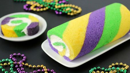 07 Mardi Gras King Cake Roll