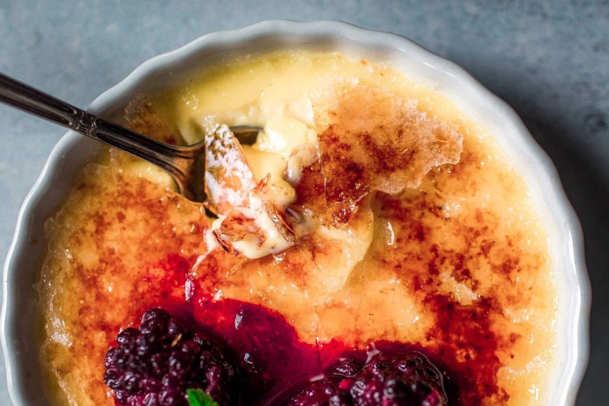 Vanilla Crème Brûlée with Fresh&nbsp;Blackberries