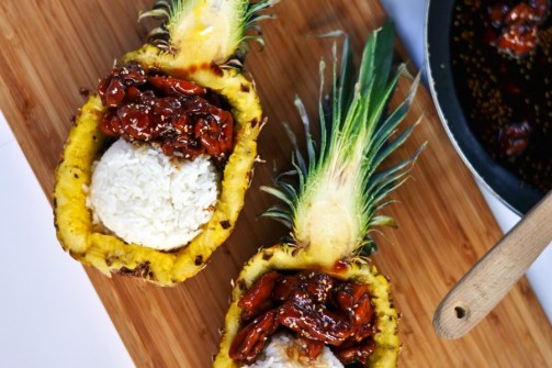 TERIYAKI-CHICKEN-_-RICE-PINEAPPLE-BOAT-3