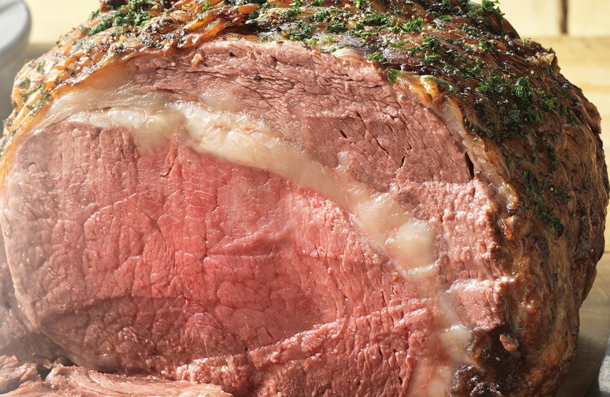 Peppered Rib Eye With Roasted&nbsp;Garlic