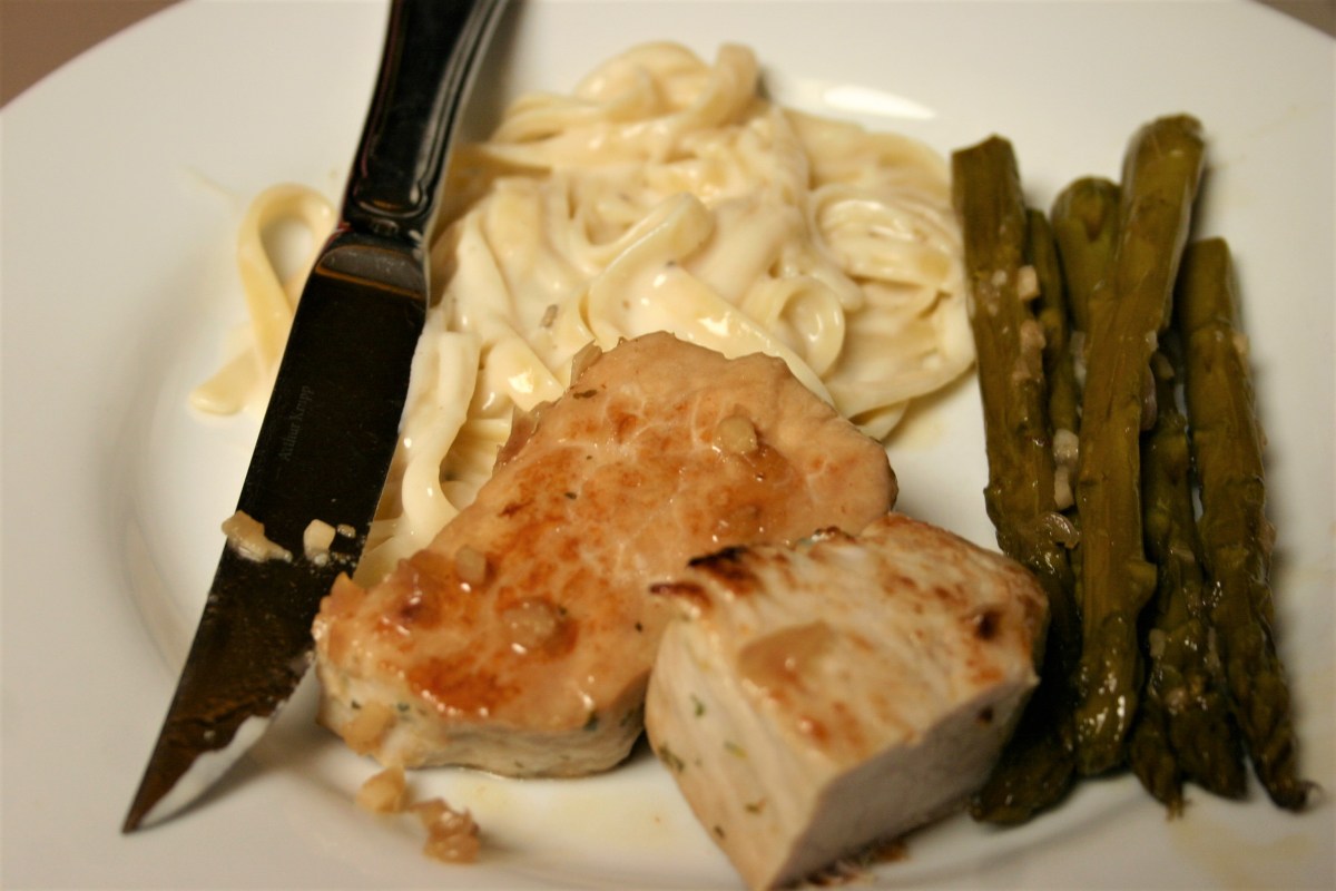 Lemon-Garlic Pork Medallions and&nbsp;Asparagus