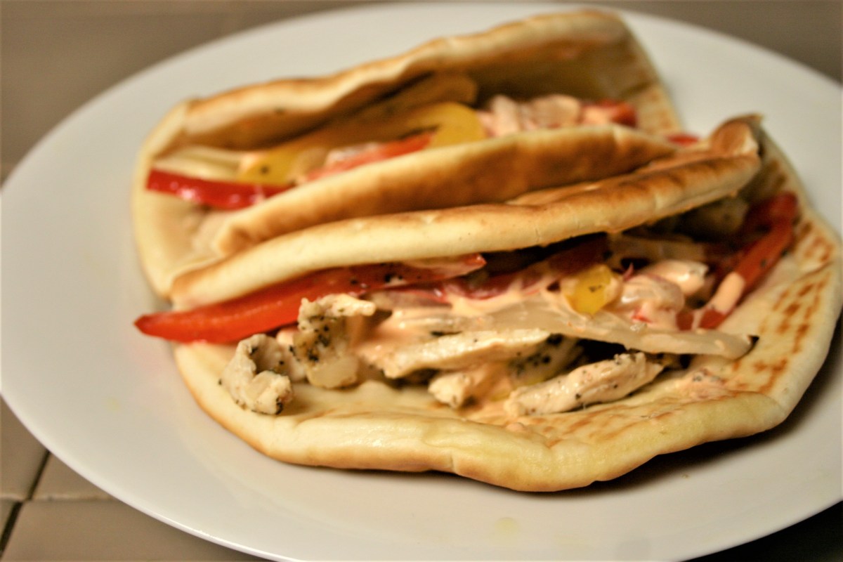 Philly Chicken Pitas with Spicy Sriracha&nbsp;Mayo