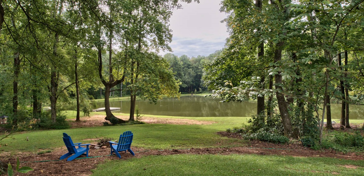 Welcome to a Georgia Inspired Backyard&nbsp;Picnic